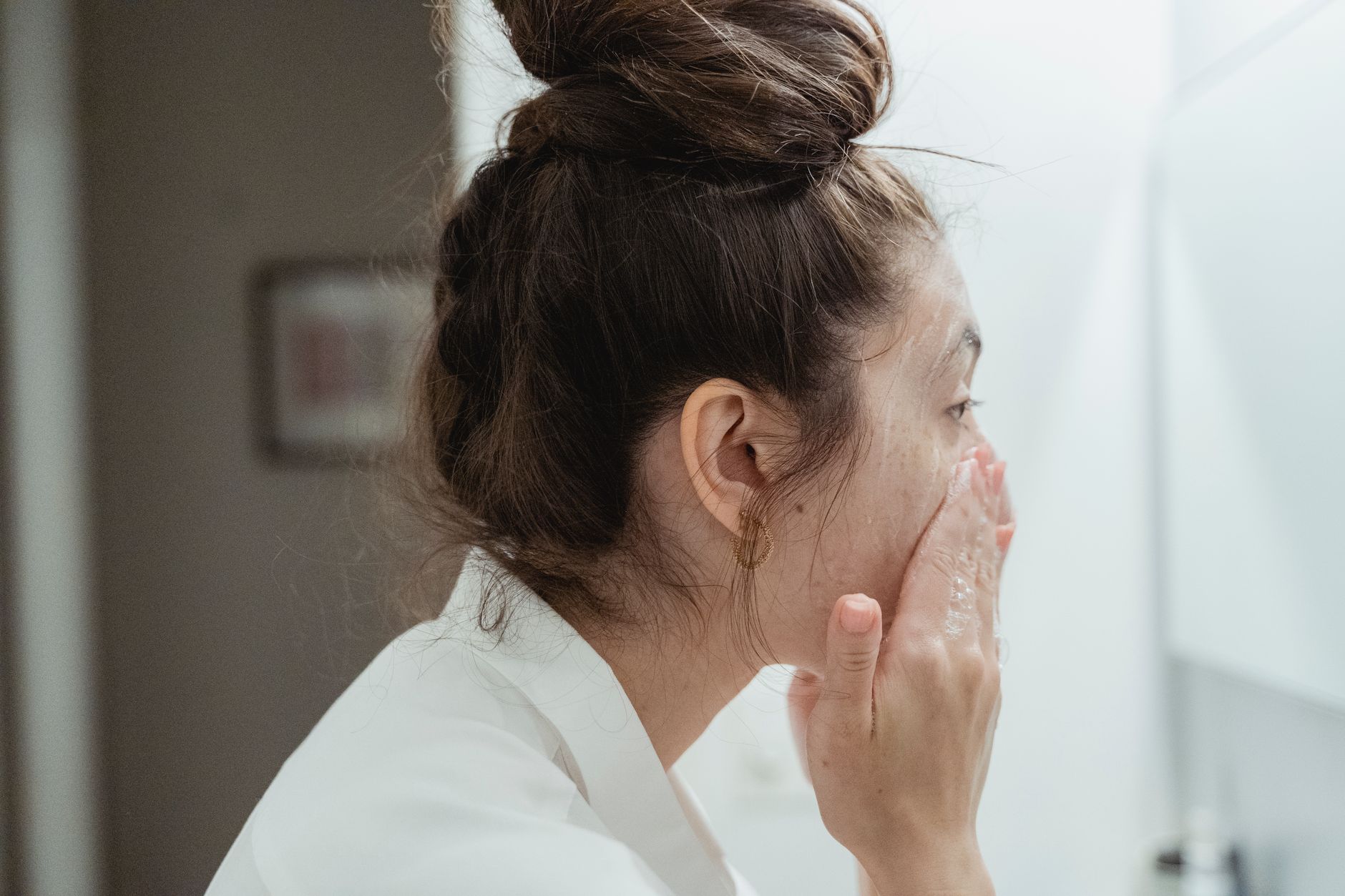 Why Does Skin Become Dry after Washing Your Face? Skin Barrier Basics
