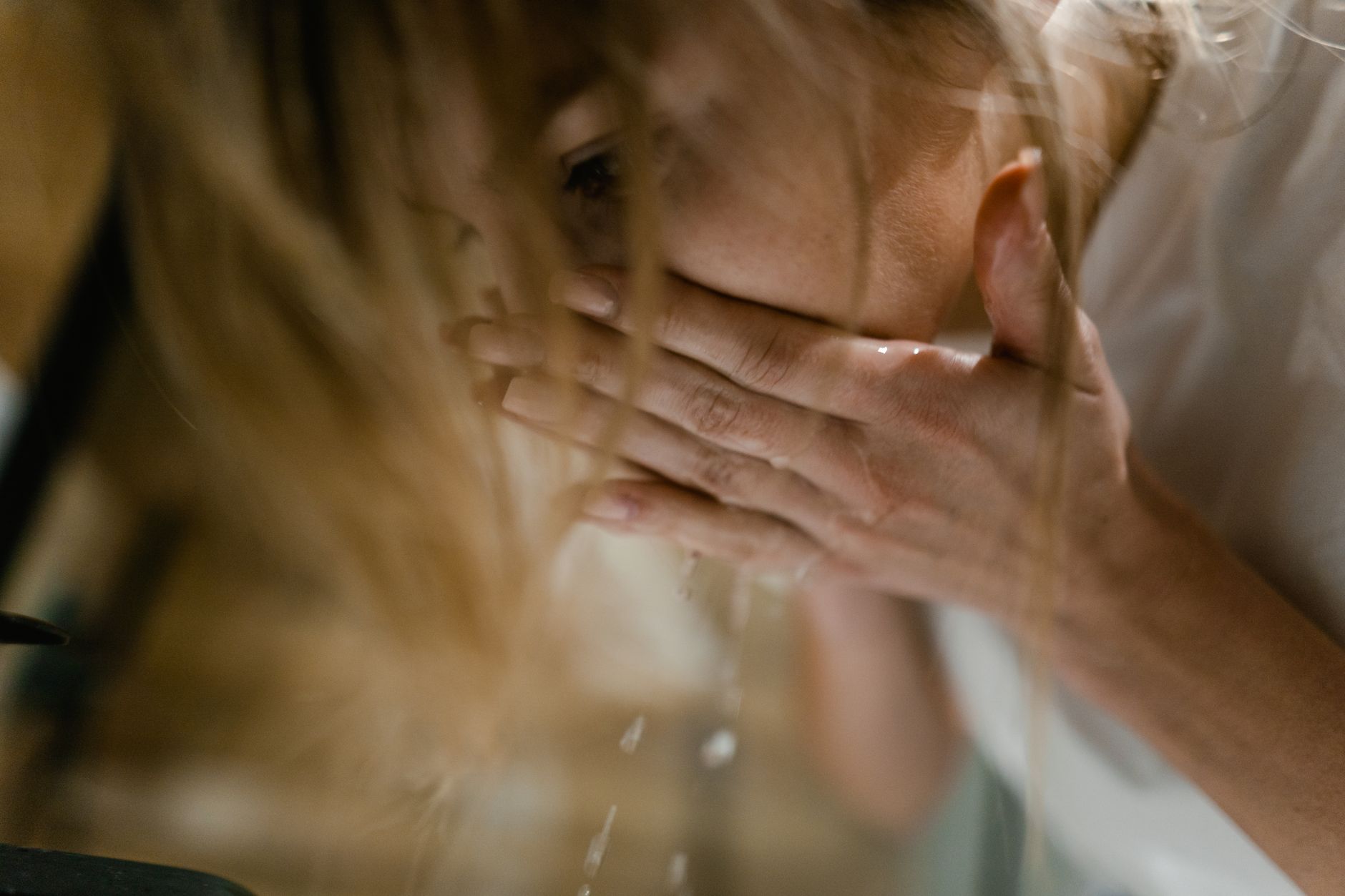 Why Does Your Skin Feel Tight After Cleansing? Causes and Care